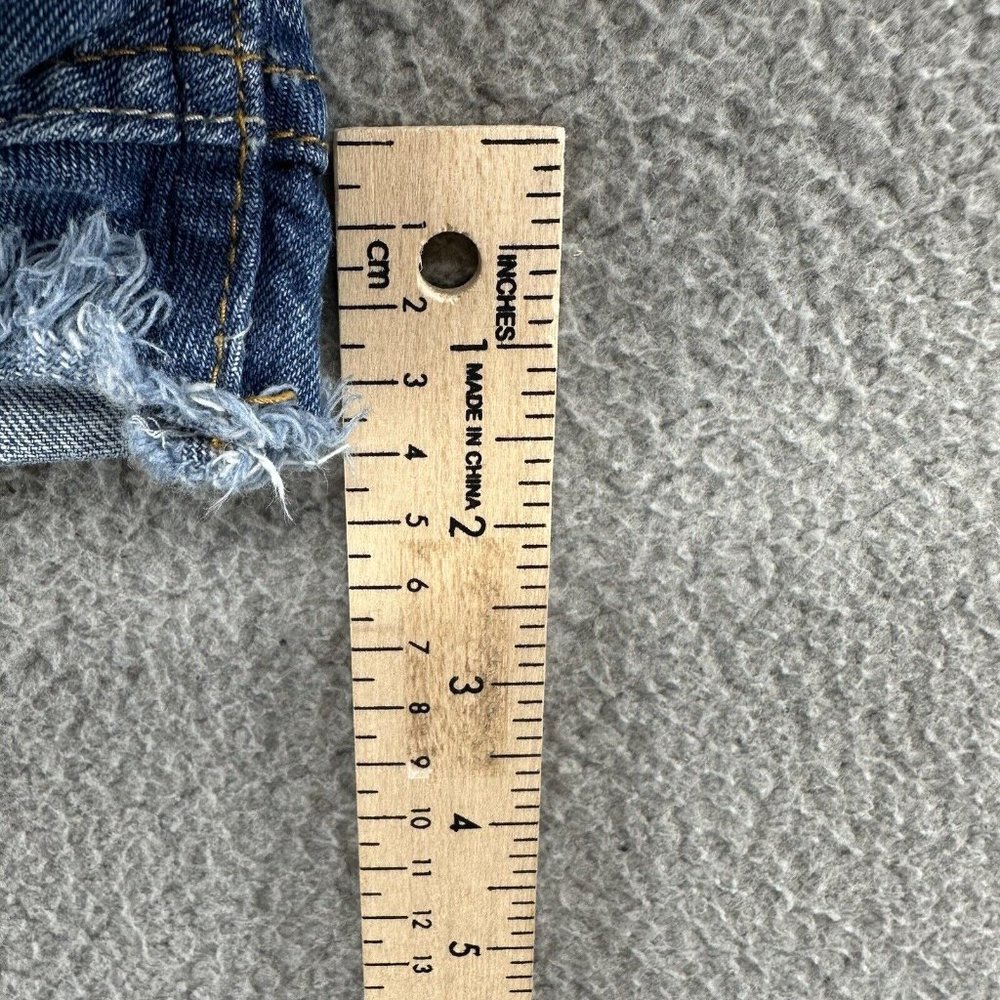 Love Culture Shorts Junior's Medium Blue Denim Distressed Studded Shorts Size M - Picture 12 of 16